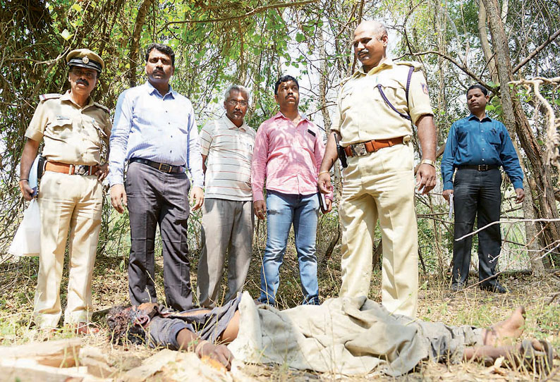 சந்தனமர கடத்தல் கும்பல் மீது வனத்துறை துப்பாக்கி சூடு வாலிபர் சாவு