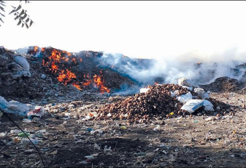 உடுமலை நகராட்சி குப்பை கிடங்கு தீப்பிடித்து எரிந்தது புகையால் பொதுமக்கள் பாதிப்பு