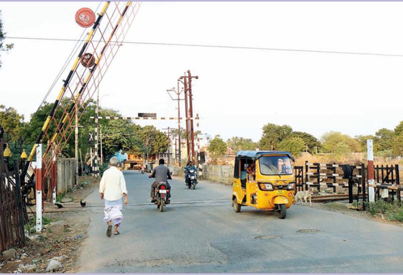 திருச்சி முதலியார் சத்திரத்தில் ரெயில்வே மேம்பாலம் கட்டும் திட்டம் என்ன ஆனது? பொதுமக்கள் கேள்வி