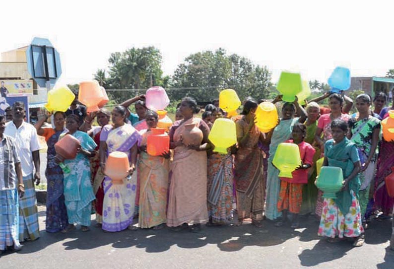 திருவண்ணாமலை அருகே குடிநீர் வழங்கக்கோரி பொதுமக்கள் சாலை மறியல்