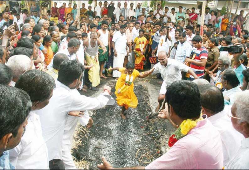 கரூர் காமாட்சியம்மன் கோவில் தீமிதி திருவிழா திரளான பக்தர்கள் தரிசனம்