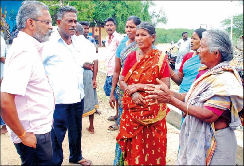 சேடபட்டி அருகே குடிநீர் கேட்டு பொதுமக்கள் சாலை மறியல்