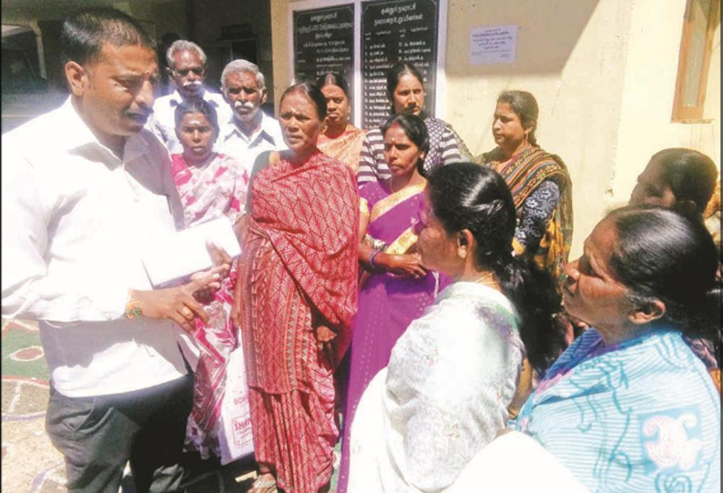 குடிநீர் வழங்காததை கண்டித்து குன்னூர் நகராட்சி அலுவலகம் முற்றுகை