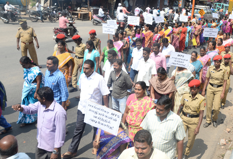 சம்பளம் வழங்கக்கோரி சட்டசபை நோக்கி பாப்ஸ்கோ ஊழியர்கள் ஊர்வலம்