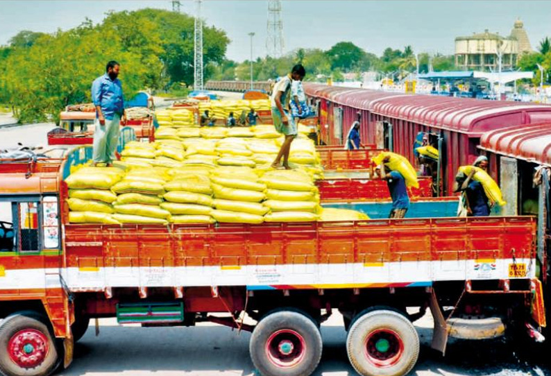 பஞ்சாபில் இருந்து சரக்கு ரெயிலில் 2,470 டன் உரம் தஞ்சை வந்தது