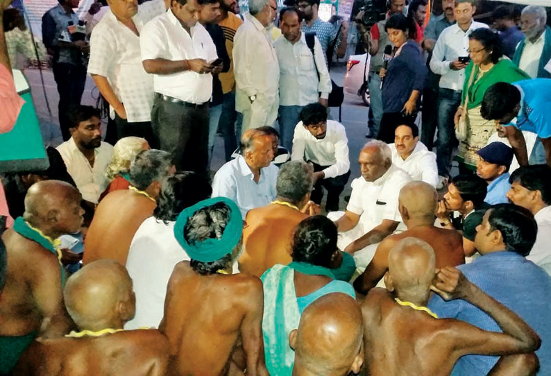 டெல்லியில் 7 நாட்களாக நடைபெற்ற தமிழக விவசாயிகள் போராட்டம் வாபஸ்