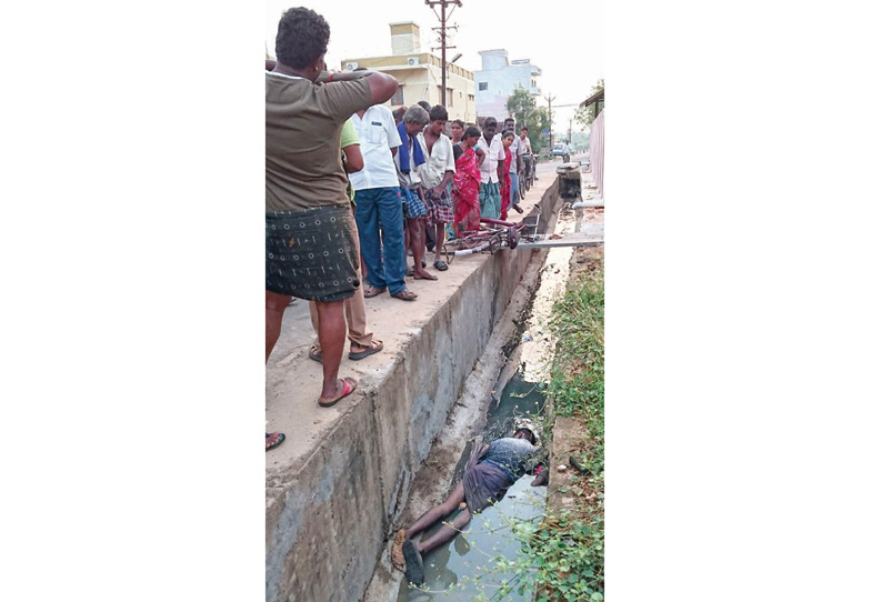 குடிபோதையில் சாக்கடை கால்வாய்க்குள் தவறி விழுந்த தொழிலாளி சாவு