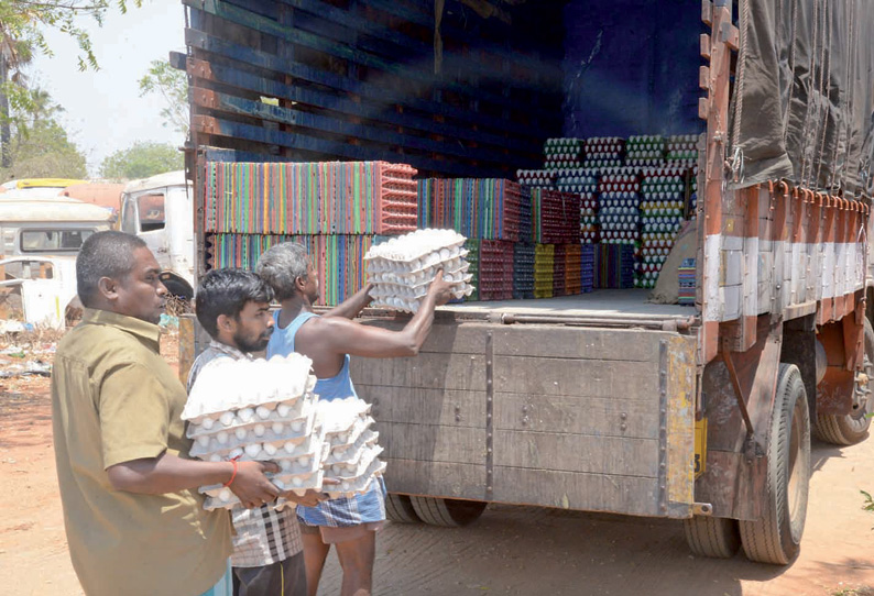 நாமக்கல் மண்டலத்தில் இருந்து பண்ணையாளர்களின் சொந்த லாரிகள் மூலம் முட்டைகள் அனுப்பும் பணி தொடங்கியது கேரளாவில் வினியோகிப்பதில் சிக்கல்