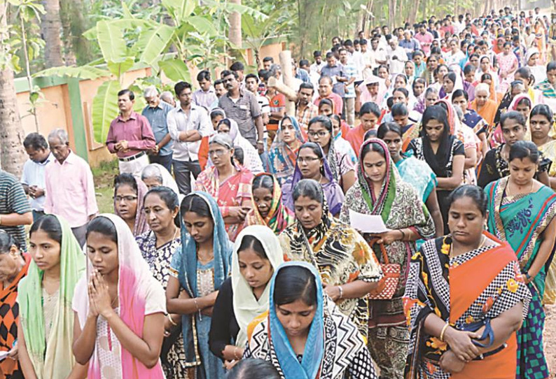 புனிதவெள்ளியை முன்னிட்டு கிறிஸ்தவ தேவாலயங்களில் சிலுவைப்பாதை வழிபாடு