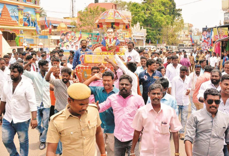 மாமல்லபுரத்தில் போலீஸ் அனுமதி வழங்கிய பாதையில் அம்பேத்கர் ரத ஊர்வலம்