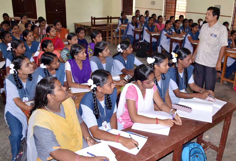 ஜீவானந்தம் அரசுப் பள்ளியில் நீட் தேர்வுக்கான பயிற்சி வகுப்புகள் தொடங்கின