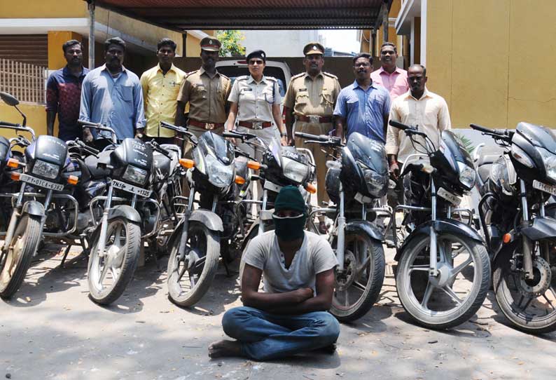 மோட்டார் சைக்கிள் திருடிய வாலிபர் கைது 8 மோட்டார் சைக்கிள்கள் பறிமுதல்