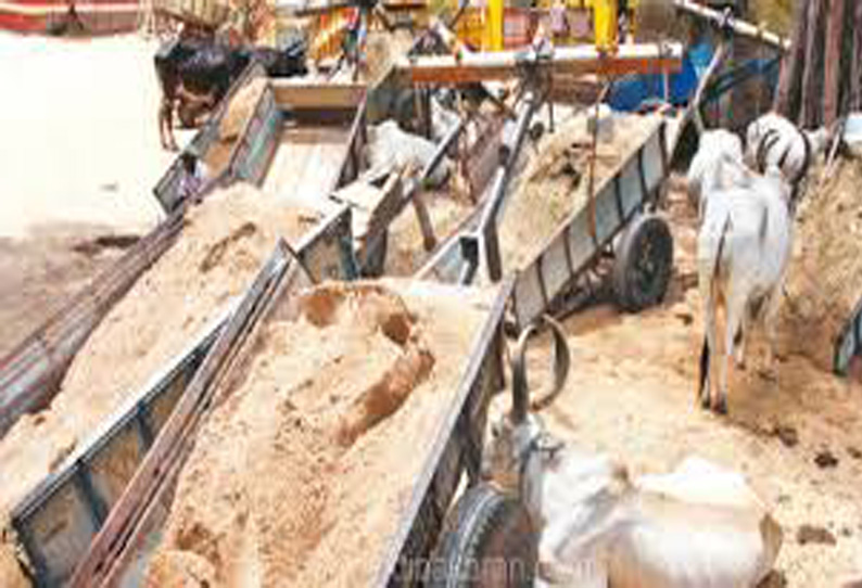 நெல்லிக்குப்பம், விருத்தாசலம் பகுதியில் மணல் கடத்தல்; 11 மாட்டு வண்டிகள் பறிமுதல் 5 பேர் கைது