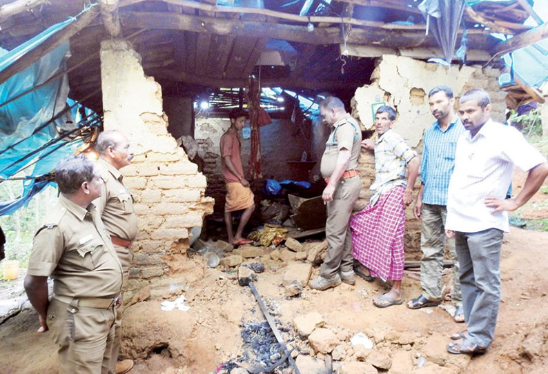 நெலாக்கோட்டை அருகே வீட்டை இடித்து தள்ளி காட்டு யானை அட்டகாசம் தப்பி ஓடும்போது தலையில் அடிபட்டு 2 பேர் படுகாயம்