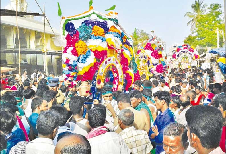 சுப்பிரமணிய சுவாமி கோவிலில் சித்ரா பவுர்ணமி விழா பக்தர்கள் காவடி எடுத்தனர்