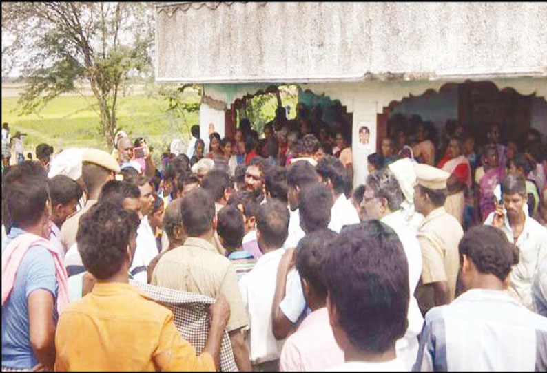 ஸ்ரீ புரந்தான் கிராமத்தில் டாஸ்மாக் கடையை மூடக்கோரி கிராமமக்கள் முற்றுகை போராட்டம்