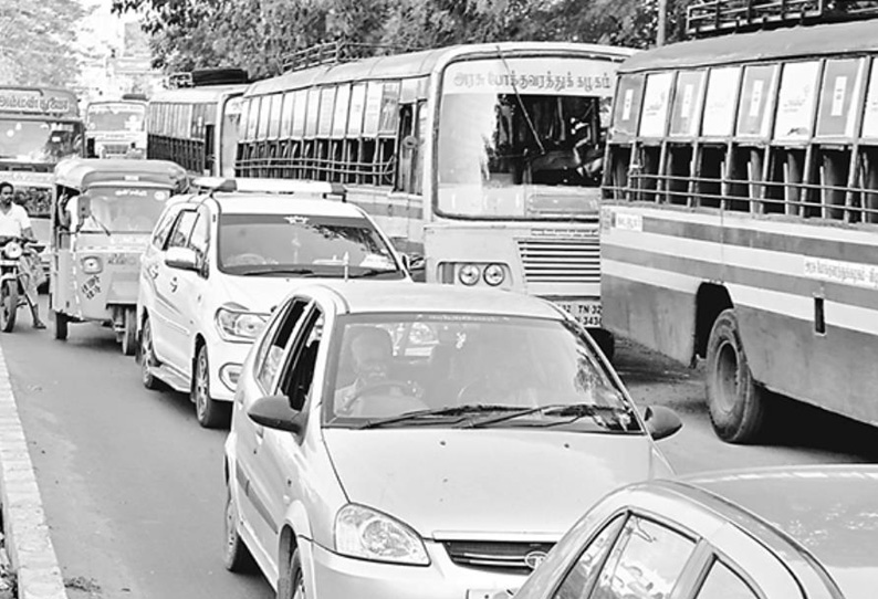 கடலூர், விழுப்புரம் மாவட்டத்தில் போக்குவரத்துக்கழக ஊழியர்கள் வேலைநிறுத்தம் தொடங்கியது