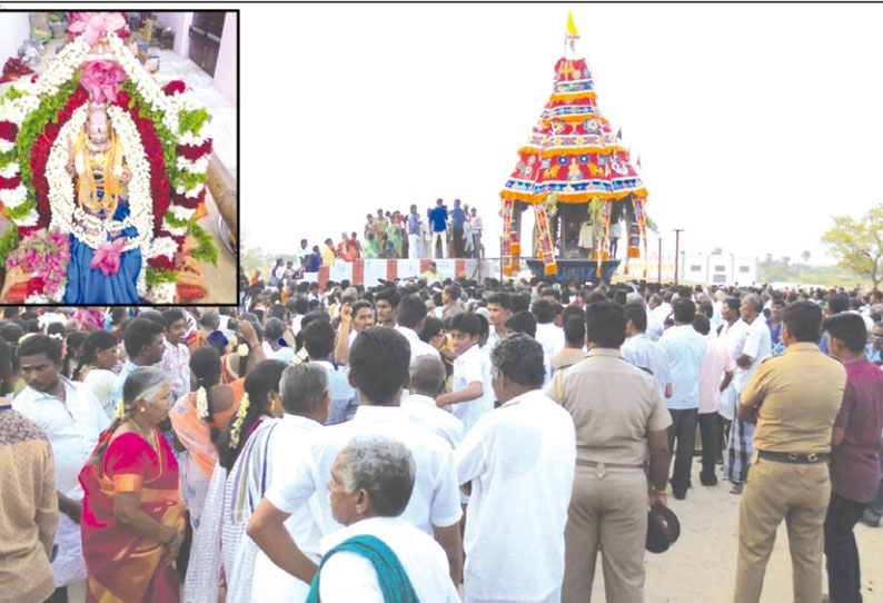 வெள்ளியணை மாரியம்மன் கோவில் தேரோட்டம் பக்தர்கள் வடம் பிடித்து இழுத்தனர்