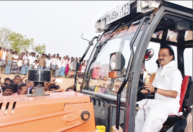 அழககவுண்டன்குளம்-நாதிப்பட்டிகுட்டைக்குளம் தூர்வாரும் பணி மு.க.ஸ்டாலின் தொடங்கி வைத்தார்