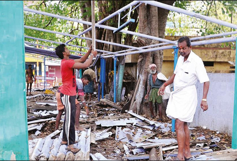 50 ஆண்டுகள் பழமை வாய்ந்த கார் நிறுத்தம் இடமாற்றம் அதிகாரிகள் நடவடிக்கை