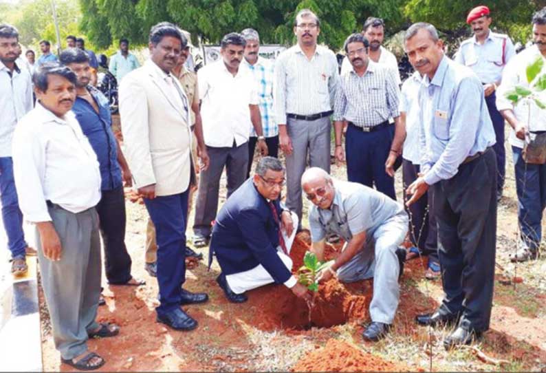 நீதியை நிலை நாட்டுவது மட்டும் கடமையல்ல, சமூக பணியாற்றுவதும் தலையாய கடமை