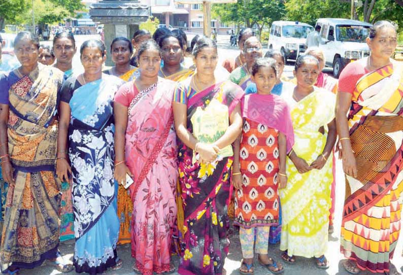 மதுக்கடை அமைக்க எதிர்ப்பு: 2 கிராமமக்கள் கலெக்டரிடம் மனு