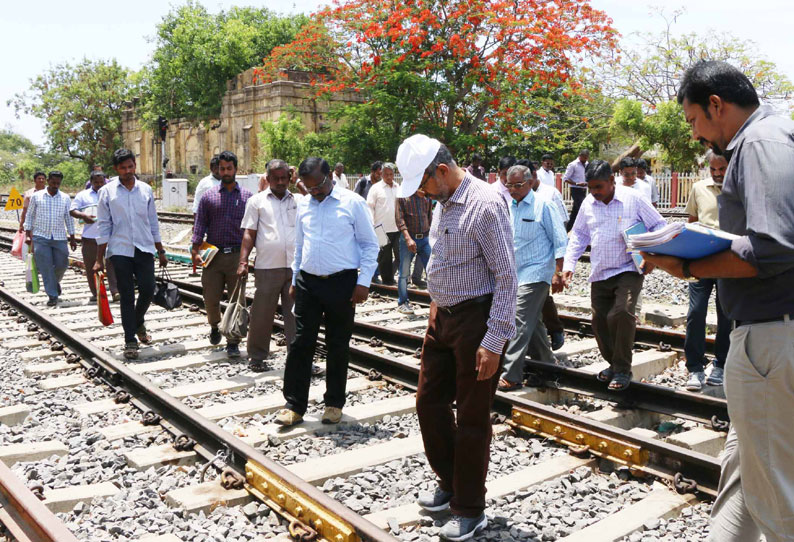 கடலூர் முதுநகர் ரெயில் நிலையத்தில் திருச்சி கோட்ட மேலாளர் ஆய்வு