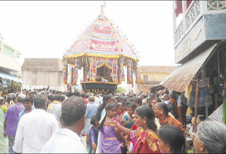 12 ஆண்டுகளுக்கு பிறகு வரதராஜபெருமாள் கோவில் தேரோட்டம்