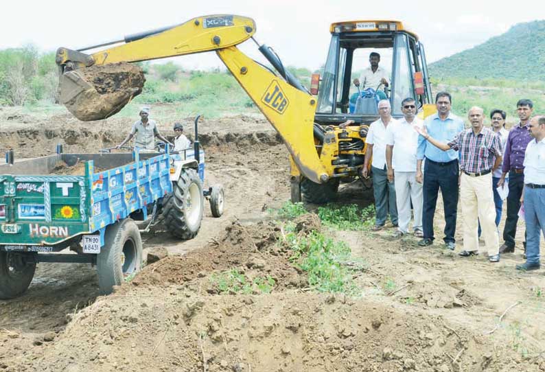 சேலம் மாவட்டத்தில், 259 நீர்நிலைகளில் 14 ஆயிரம் விவசாயிகள் வண்டல் மண் எடுத்துள்ளனர் கலெக்டர் சம்பத் தகவல்