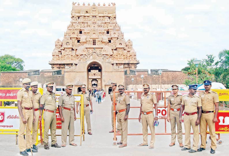 மீத்தேன் திட்டத்தை எதிர்த்து போராட்டம் நடத்த போவதாக மிரட்டல் தஞ்சை பெரியகோவிலில் போலீஸ் குவிப்பு