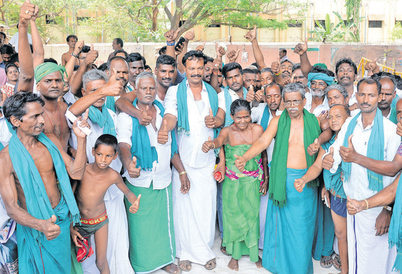 முதல்-அமைச்சருடன் நடந்த சந்திப்பில் உடன்பாடு; விவசாயிகள் போராட்டம் வாபஸ்