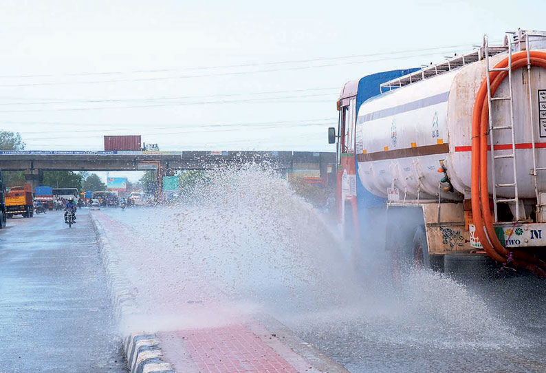 தூத்துக்குடி அருகே திடீர் மழை விமானம் தரையிறங்க முடியாமல் திரும்பியது