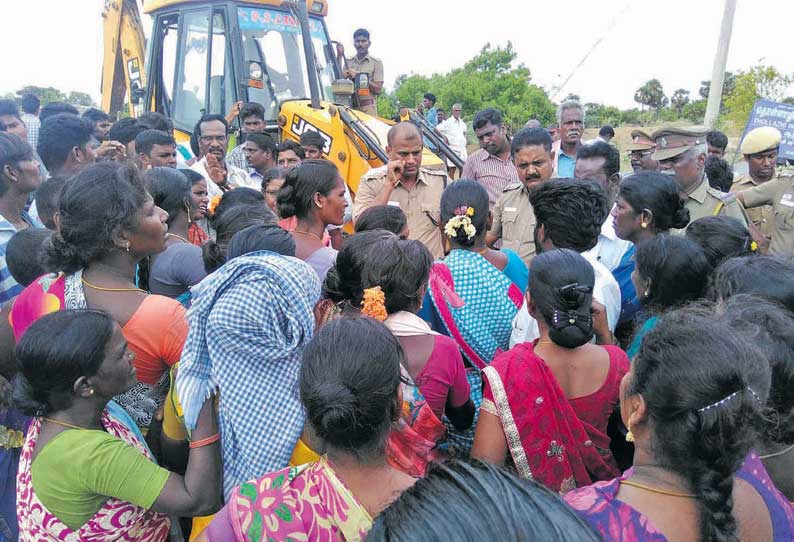 ஓரகடம் அருகே பெண்ணின் உடலை அடக்கம் செய்ய கிராம மக்கள் எதிர்ப்பு