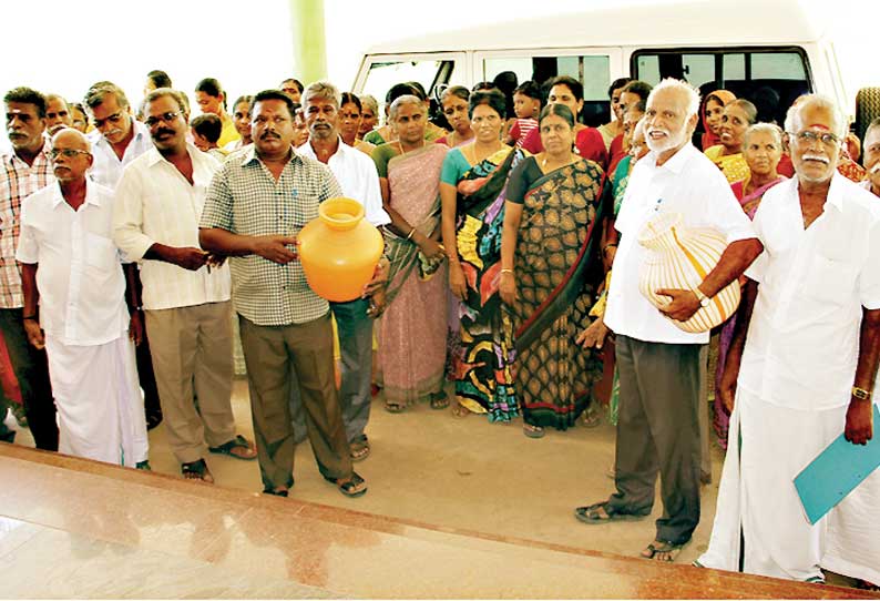 குடிநீர் கேட்டு ஒன்றிய அலுவலகத்தை பொதுமக்கள் முற்றுகை