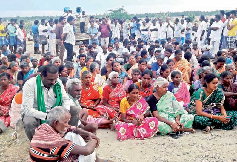 ஒருவந்தூர் காவிரி ஆற்றில் மணல் அள்ள எதிர்ப்பு: உதவி கலெக்டரை பொதுமக்கள் முற்றுகை