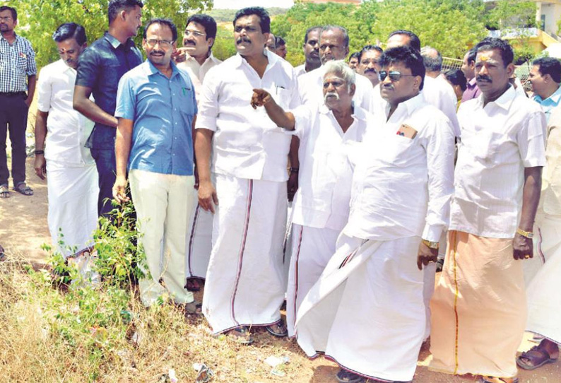 அரசு பெண்கள் மேல்நிலைப்பள்ளியில் அடிப்படை வசதிகள் இல்லை எம்.எல்.ஏ.வுக்கு குறுந்தகவல் அனுப்பிய மாணவி அரசு பெண்கள் மேல்நிலைப்பள்ளியில் அடிப்படை வசதிகள் இல்லை எம்.எல்.ஏ.வுக்கு குறுந்தகவல் அனுப்பிய மாணவி