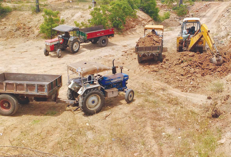 திங்களூர் உள்பட 3 ஊராட்சிகளில் உள்ள குட்டைகளில் விவசாயிகளுக்கு வண்டல் மண் அள்ள அனுமதி