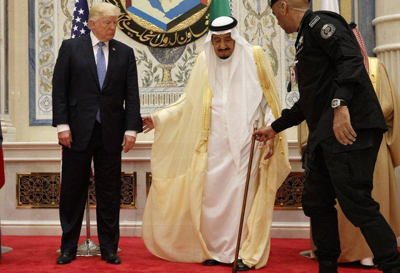 சவுதி நாட்டு அரசரை கடவுளுடன் ஒப்பிட்டு கட்டுரை எழுதியவர் வேலை நீக்கம் சவுதி நாட்டு அரசரை கடவுளுடன் ஒப்பிட்டு கட்டுரை எழுதியவர் வேலை நீக்கம்