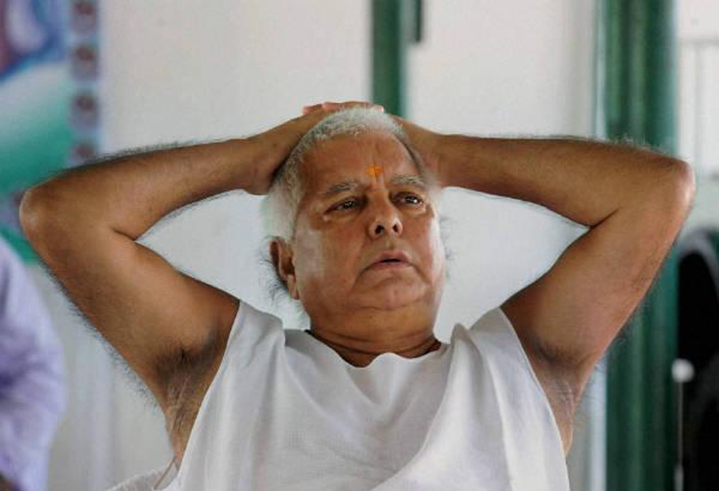 லாலுவிற்கு எதிராக திடீர் வழக்குப்பதிவு, குடும்பத்தாருக்கு சொந்தமான இடங்களில் சிபிஐ ரெய்டு லாலுவிற்கு எதிராக திடீர் வழக்குப்பதிவு, குடும்பத்தாருக்கு சொந்தமான இடங்களில் சிபிஐ ரெய்டு