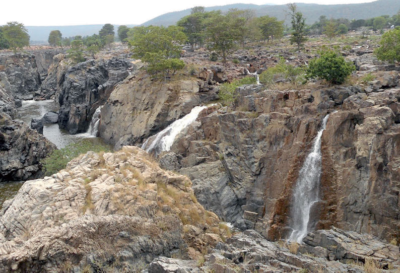 கர்நாடக அணைகளில் திறக்கப்பட்ட தண்ணீர் தமிழகம் வந்தடைந்தது