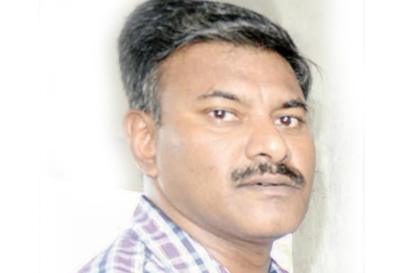 ரூ.5 ஆயிரம் லஞ்சம் வாங்கிய நாகர்கோவில் வருவாய் ஆய்வாளர் போலீசார் கையும் களவுமாக கைது செய்தனர் ரூ.5 ஆயிரம் லஞ்சம் வாங்கிய நாகர்கோவில் வருவாய் ஆய்வாளர் போலீசார் கையும் களவுமாக கைது செய்தனர்