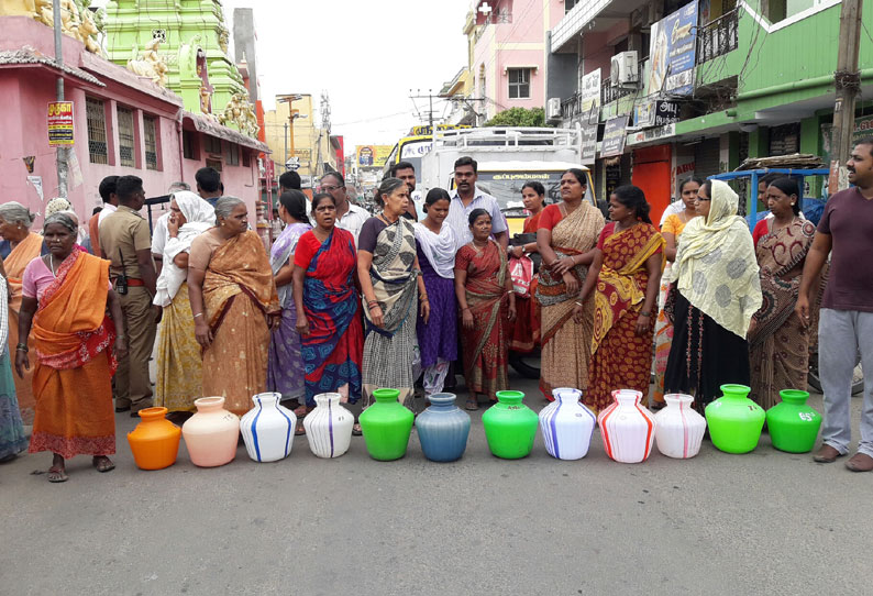 கள்ளக்குறிச்சியில் குடிநீர் கேட்டு காலி குடங்களுடன் பெண்கள் சாலை மறியல்