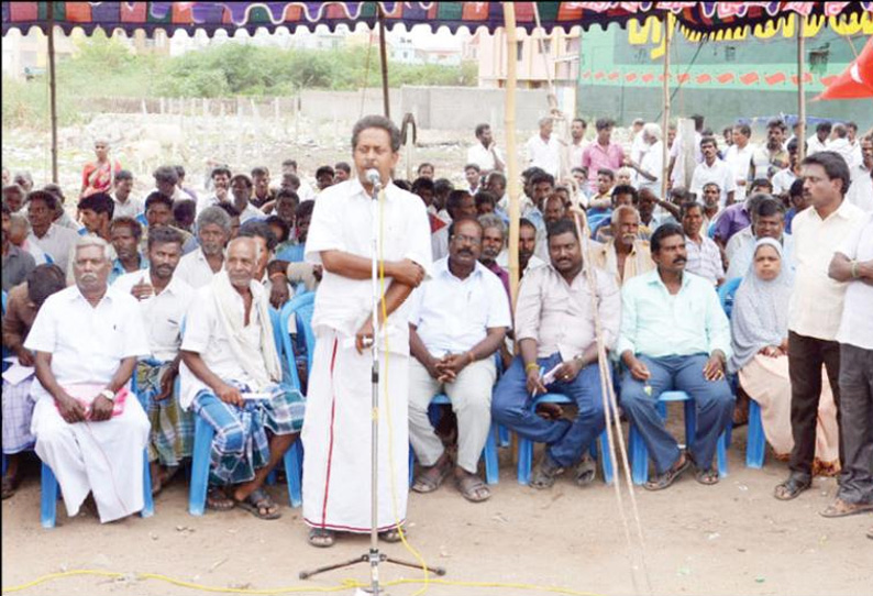 மாட்டு வண்டிகளில் மணல் அள்ள அனுமதிக்கக்கோரி கட்டுமான தொழிலாளர் சங்கத்தினர் ஆர்ப்பாட்டம்