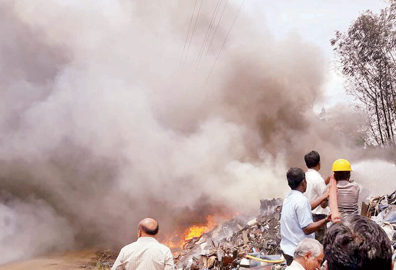 குன்னம் அருகே மின்கசிவால் தீ விபத்து குடிசை எரிந்து சாம்பல்