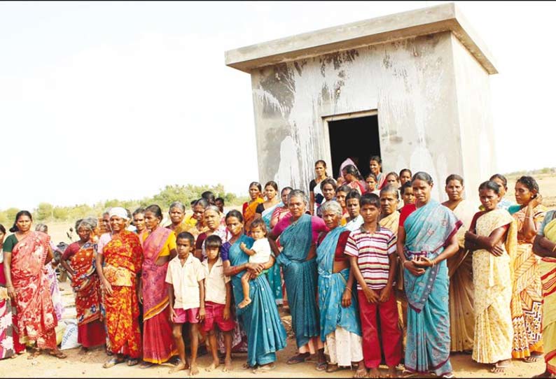 புதிதாக திறக்கப்பட்ட மதுபானக்கடையை முற்றுகையிட்டு பெண்கள் போராட்டம்