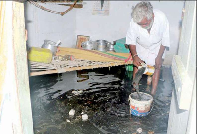 சேலம் மாநகரில் பலத்த மழை: சாக்கடை கழிவுநீர் வீடுகளுக்குள் புகுந்தது