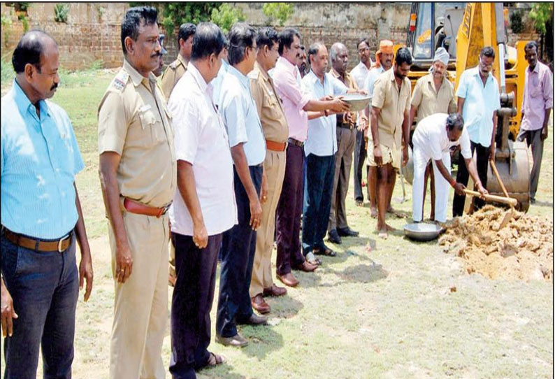 சிவகங்கையில் பழமை வாய்ந்த தெப்பக்குளம் சீரமைப்பு பணி