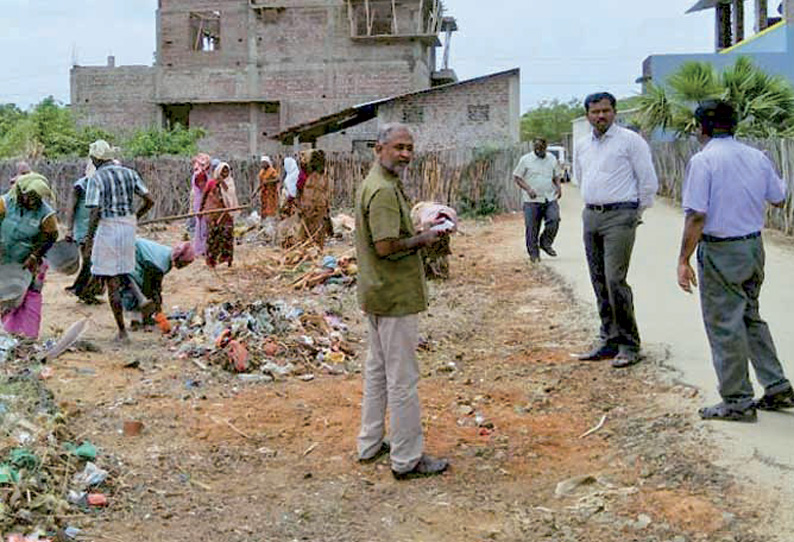 பனைக்குளம் ஊராட்சியில் துப்புரவு பணிகள்; திட்ட இயக்குனர் ஆய்வு