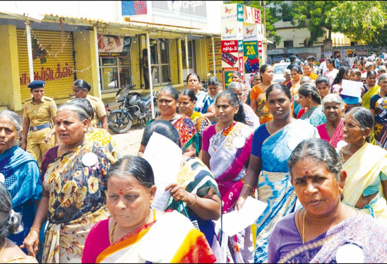 அரசு அலுவலகங்கள், பொதுத்துறை நிறுவனங்களில் கைத்தறி துணிகளை பயன்படுத்த ஆணை பிறப்பிக்க வேண்டும்