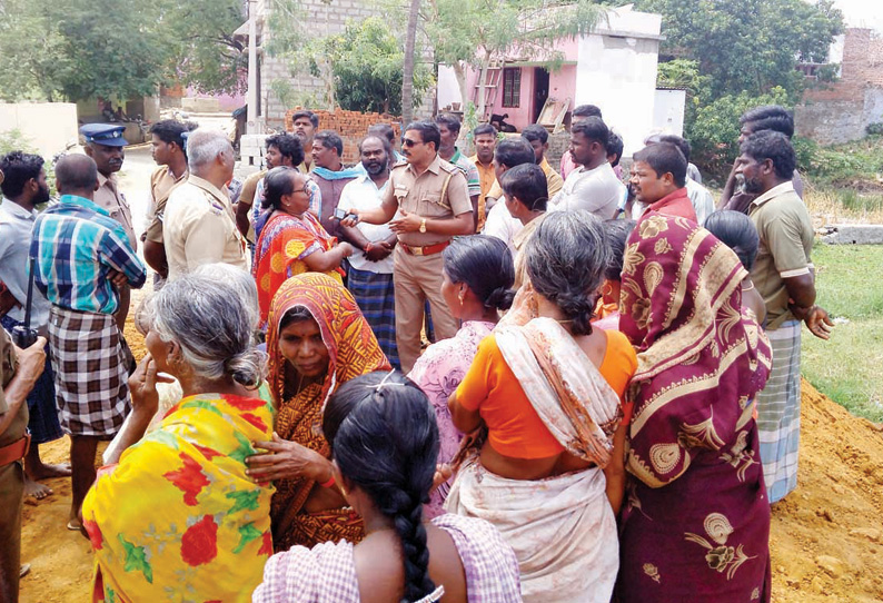 ஆரல்வாய்மொழி அருகே கல்குவாரி பள்ளத்தை தூர்வார பொதுமக்கள் எதிர்ப்பு